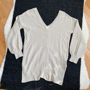 Yet Again NWOT Women's Long Sleeve V-neck Knit Sweater, Ivory, Size M / L